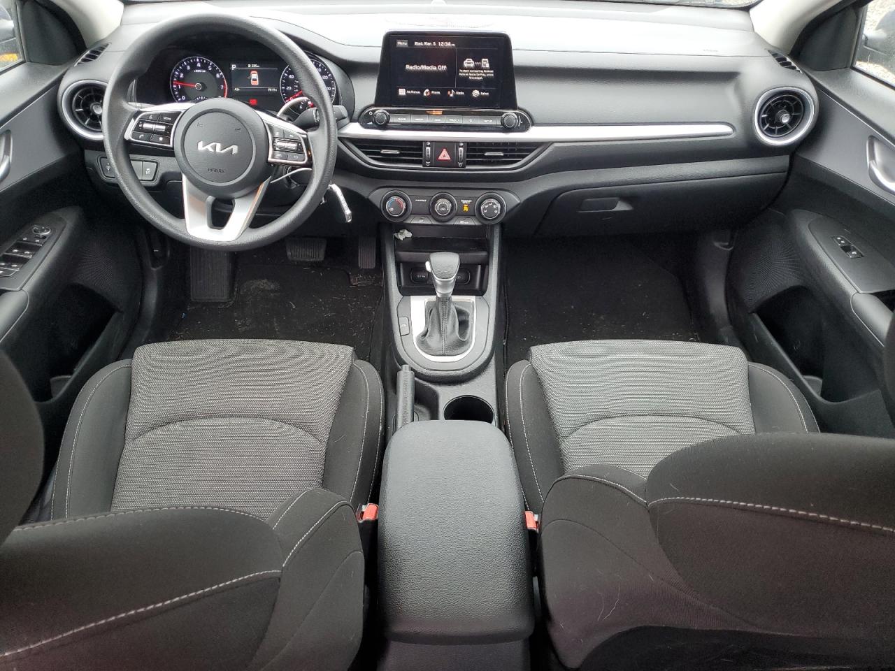 2024 Kia Forte - Image 8