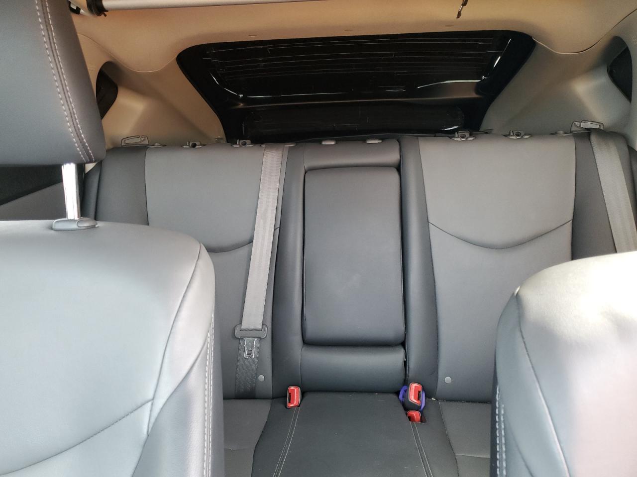 2015 Toyota Prius - Image 10