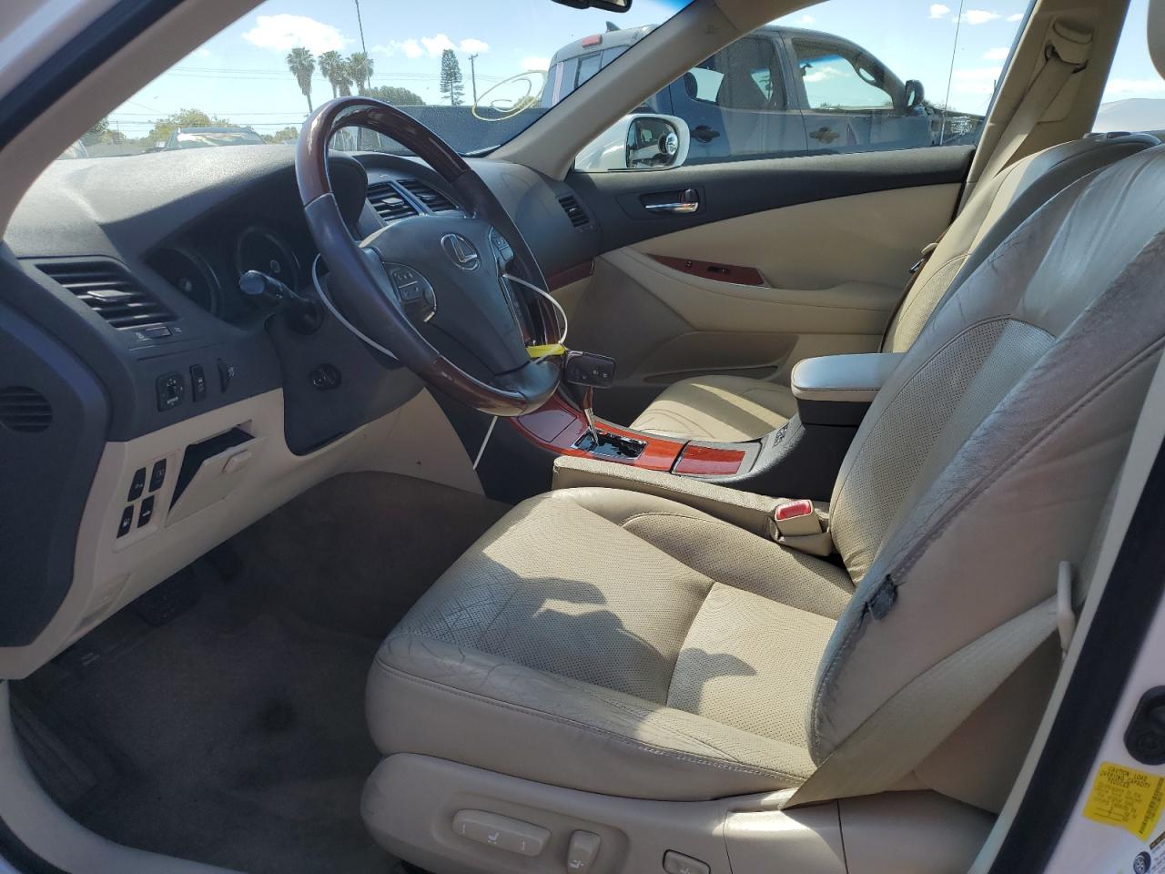 2012 Lexus ES - Image 7