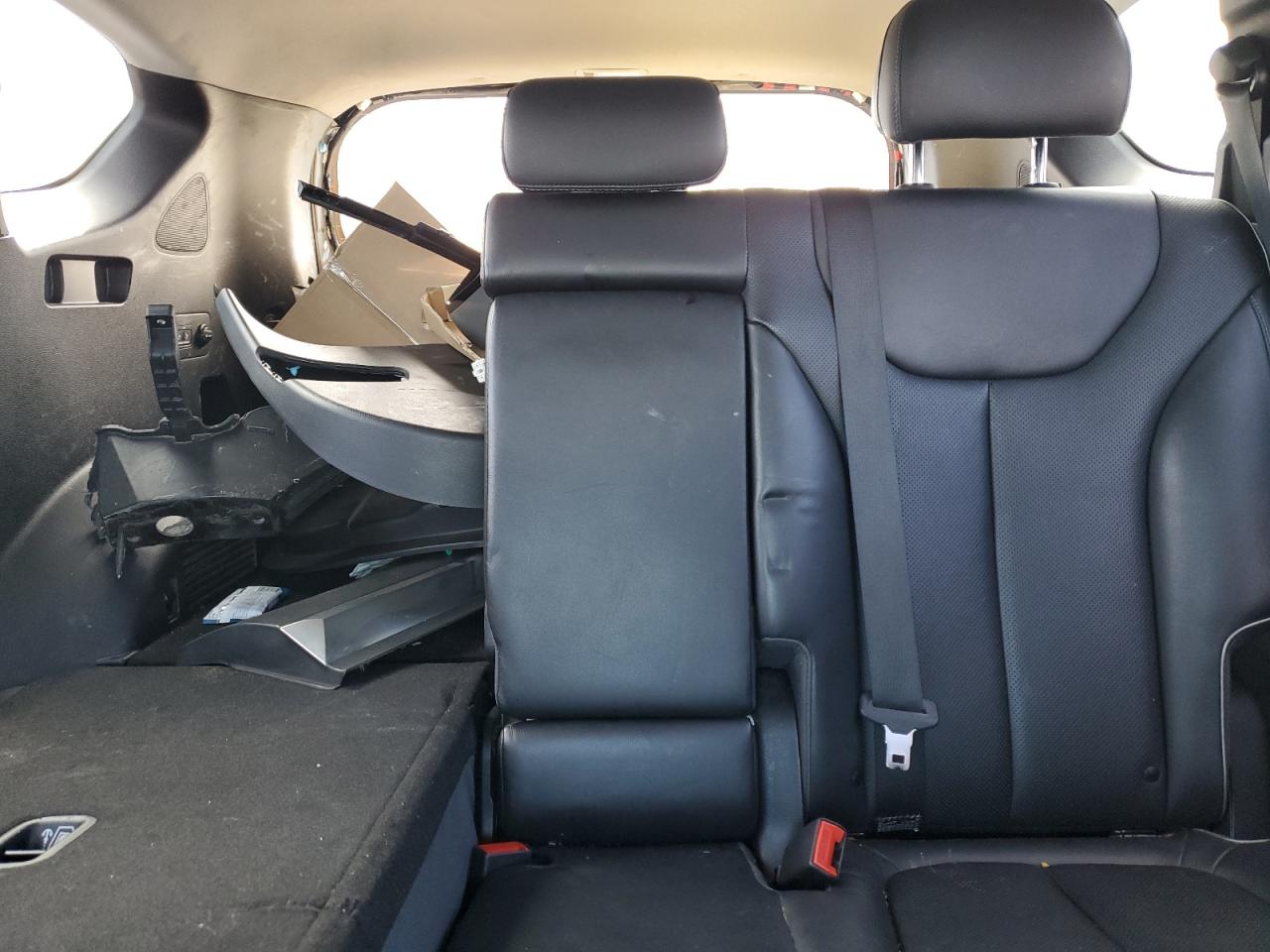 2022 Hyundai Santa Fe - Image 10