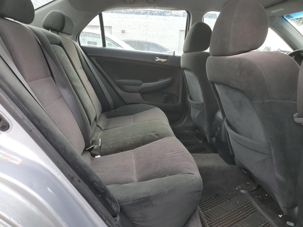 2005 Honda Accord - Image 10