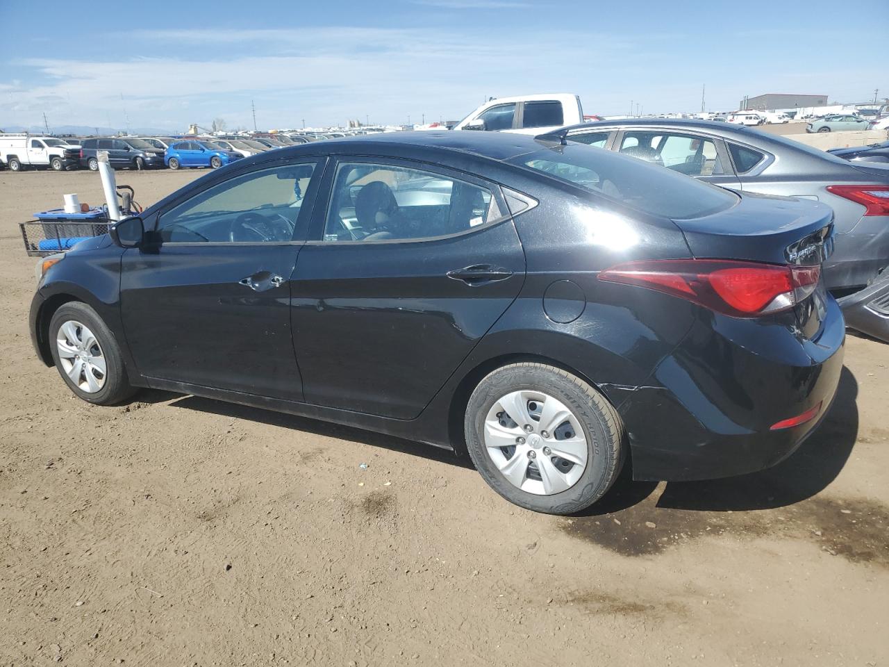 2016 Hyundai Elantra - Image 2