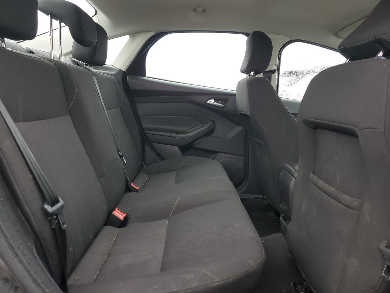 2015 Ford Focus - Image 10