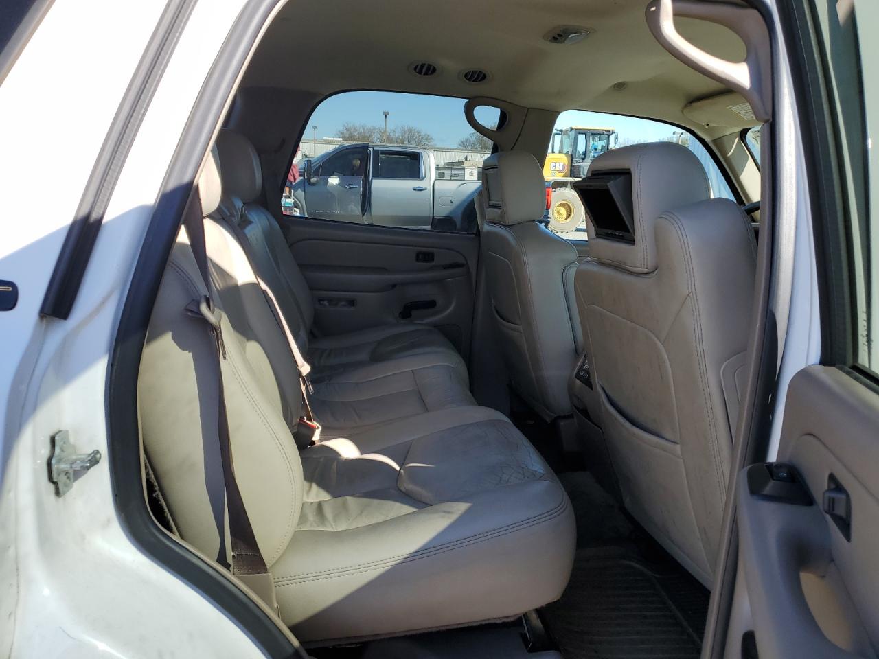 2006 Chevrolet Tahoe - Image 11
