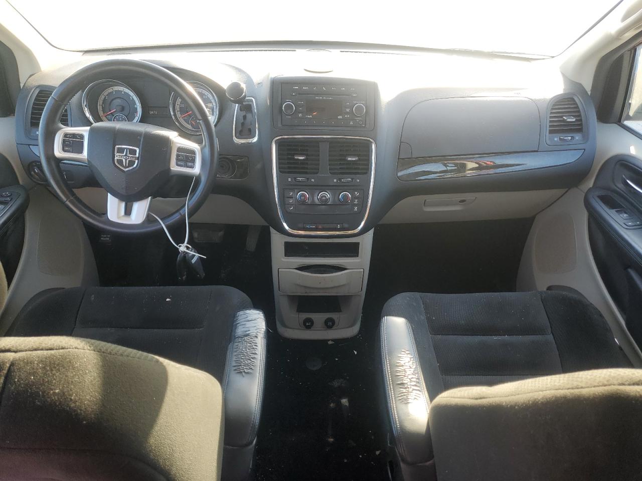 2016 Dodge Caravan - Image 8