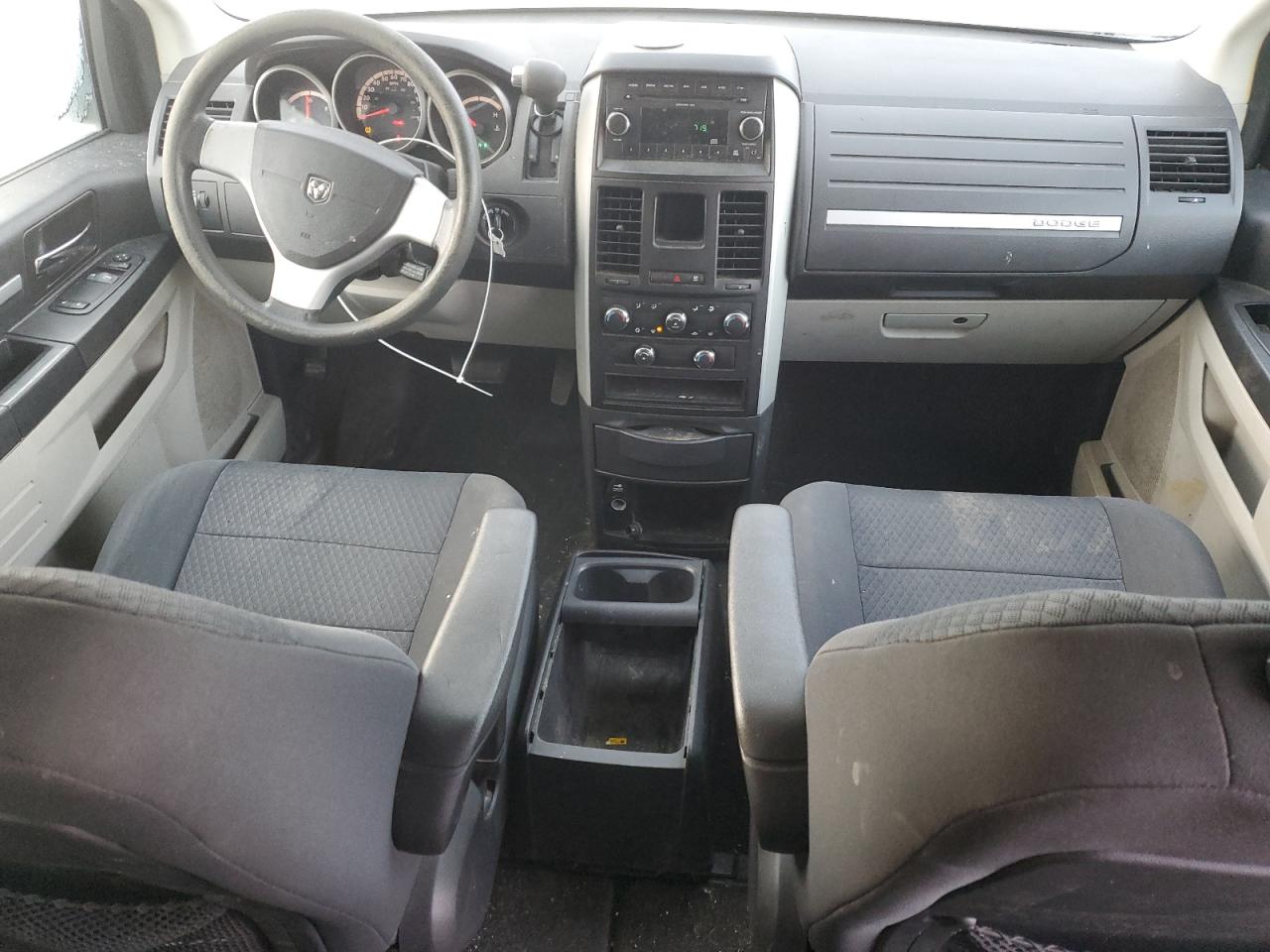 2010 Dodge Caravan - Image 8