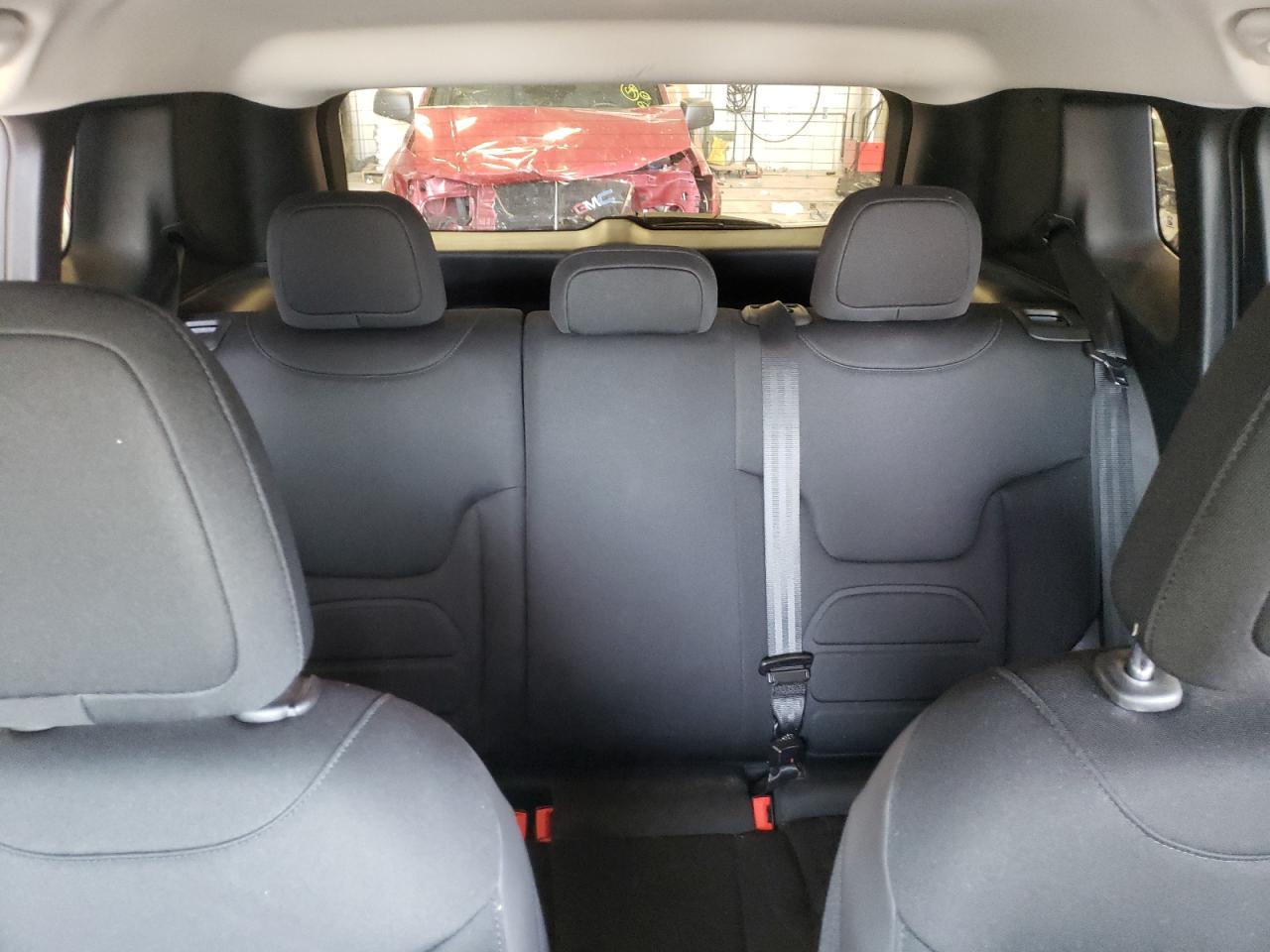 2017 Jeep Renegade - Image 10