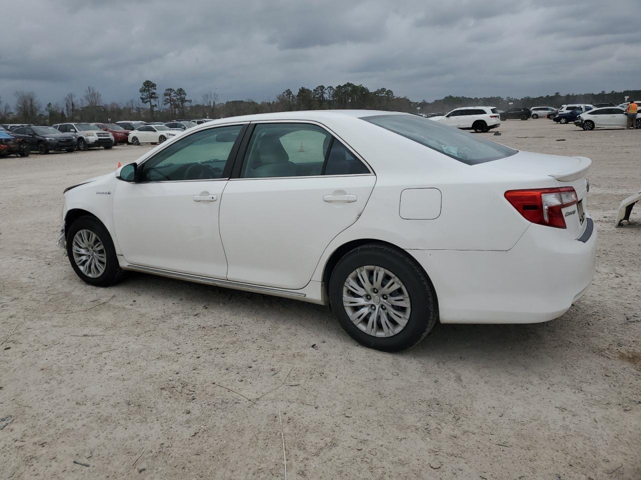 2013 Toyota Camry - Image 2