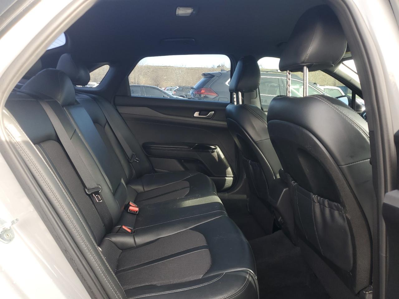 2023 Kia K5 - Image 10