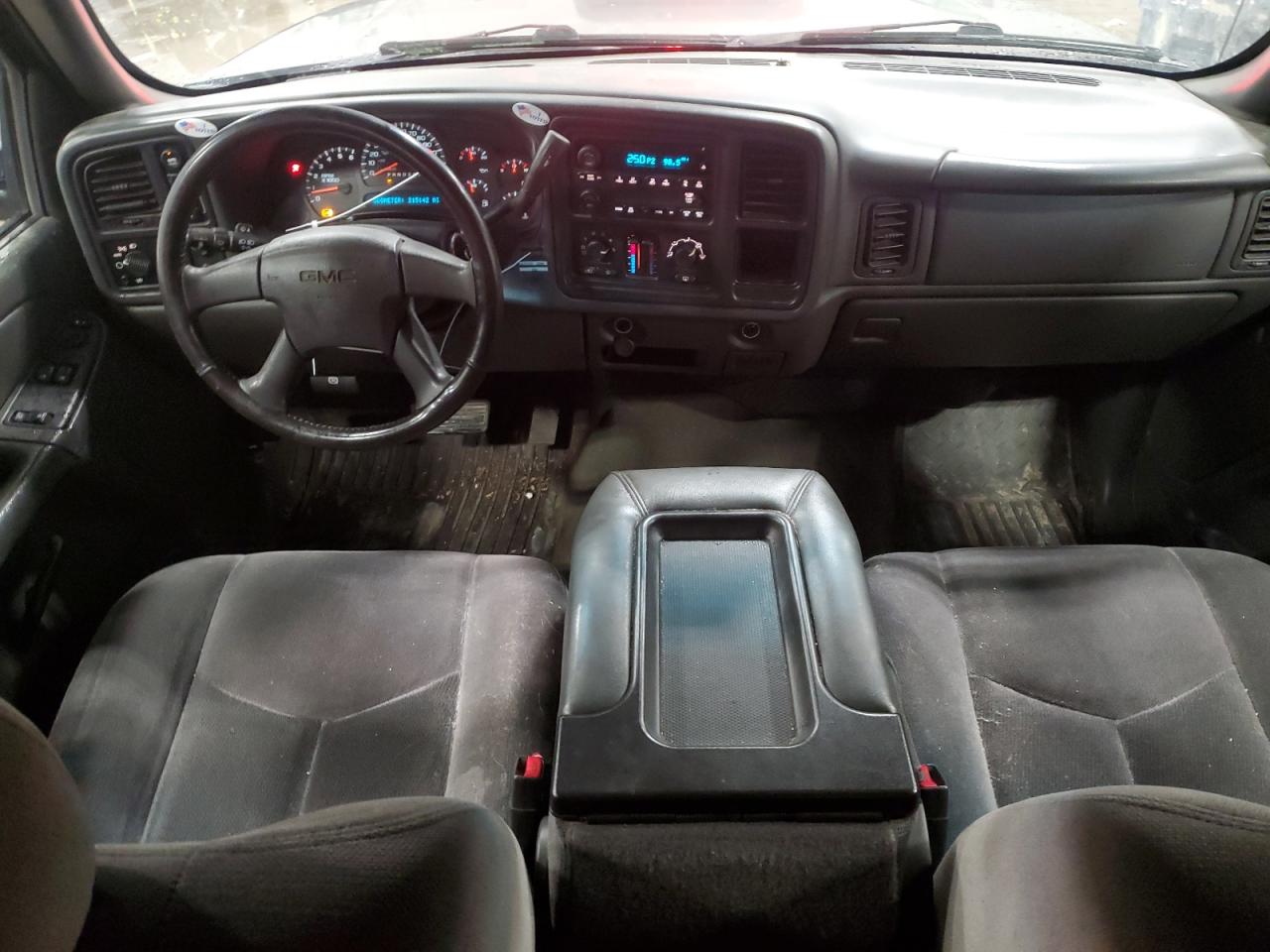2007 GMC Sierra - Image 8