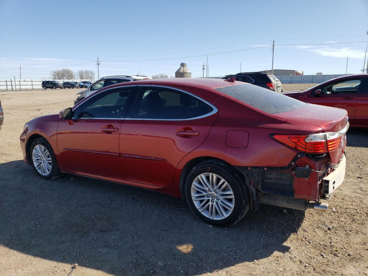 2014 Lexus ES - Image 2