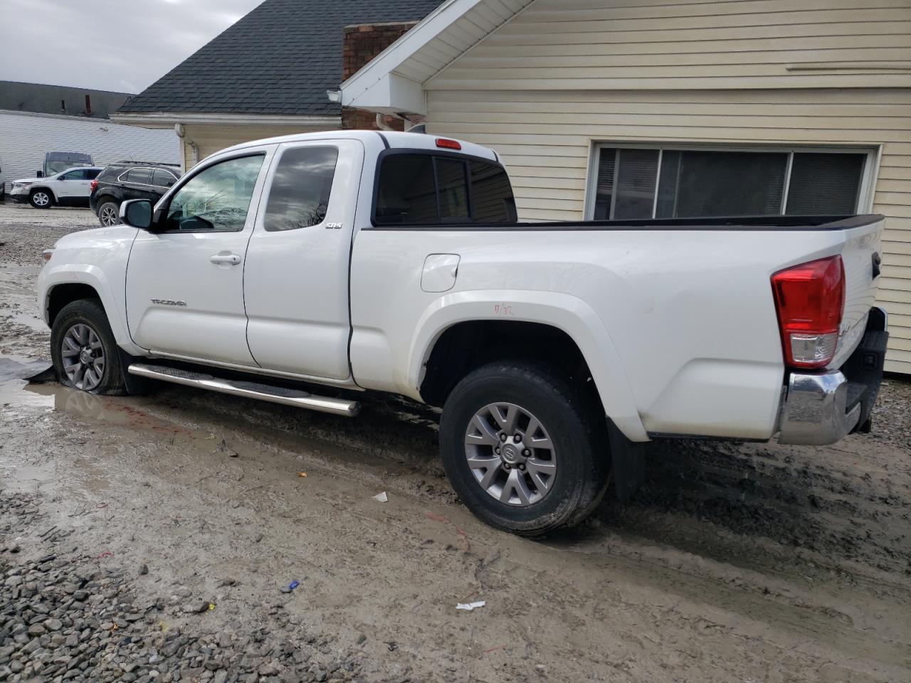 2016 Toyota Tacoma - Image 2