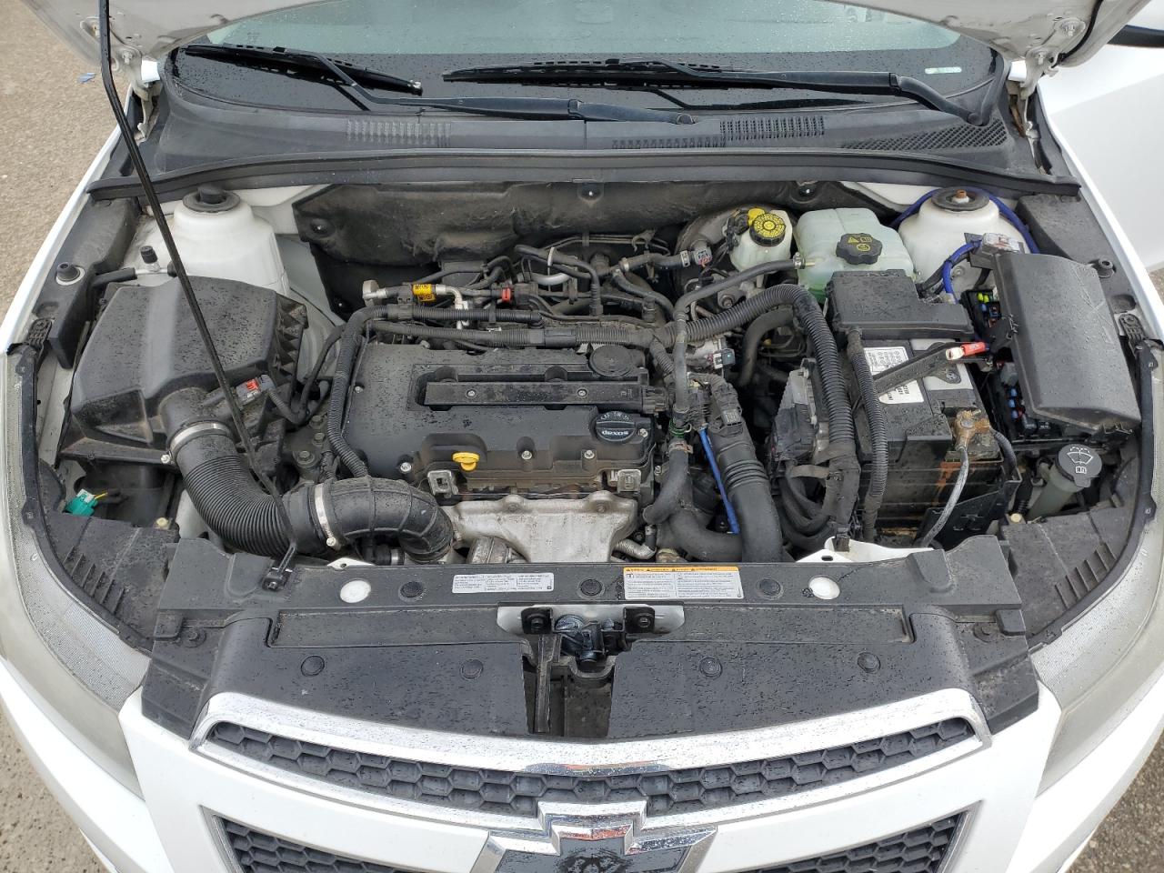 2013 Chevrolet Cruze - Image 11