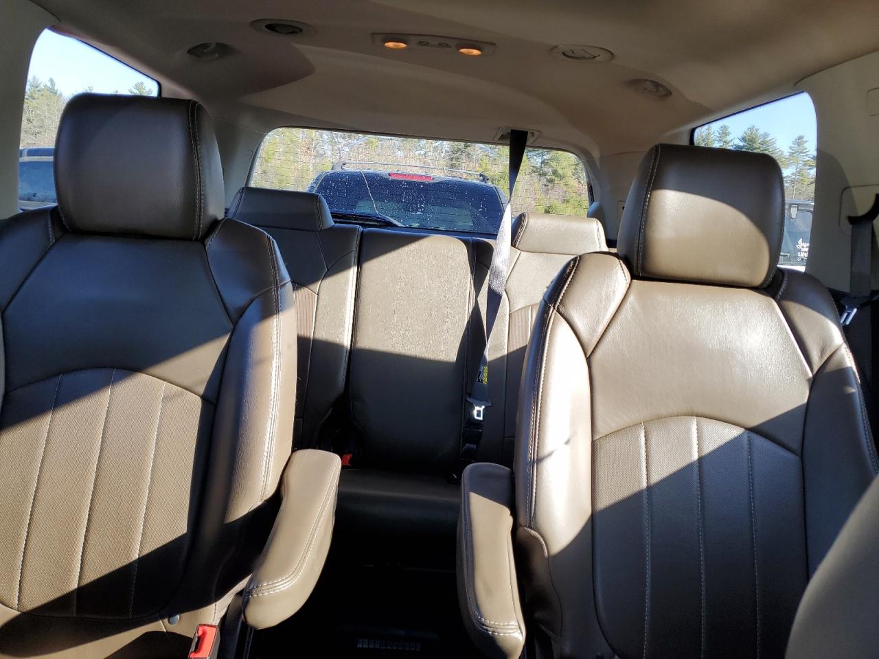 2015 GMC Acadia - Image 10