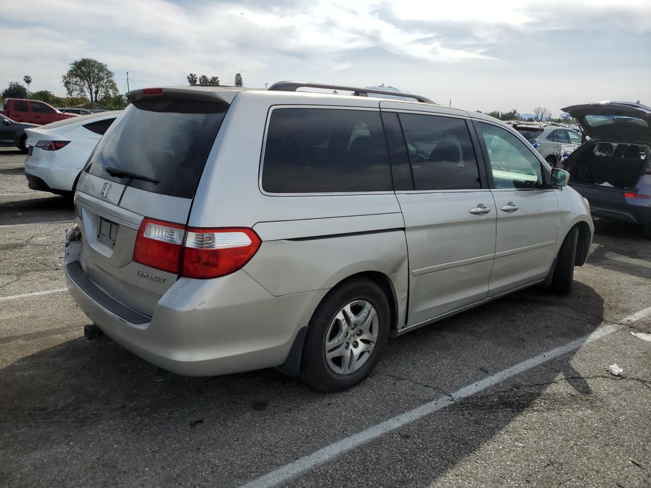 2005 Honda Odyssey - Image 3
