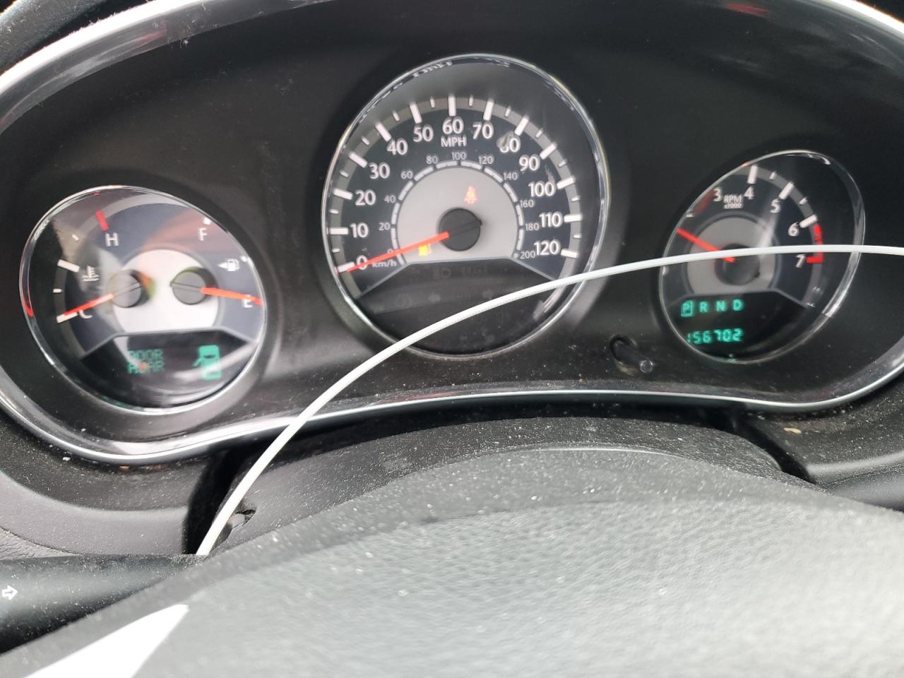 2014 Chrysler 200 - Image 9