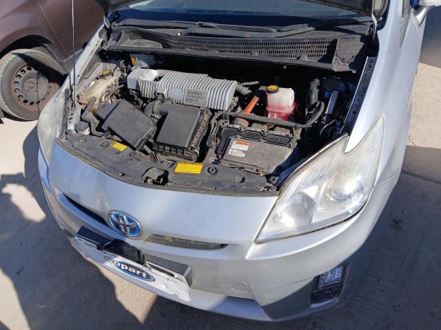 2011 TOYOTA PRIUS T4 V