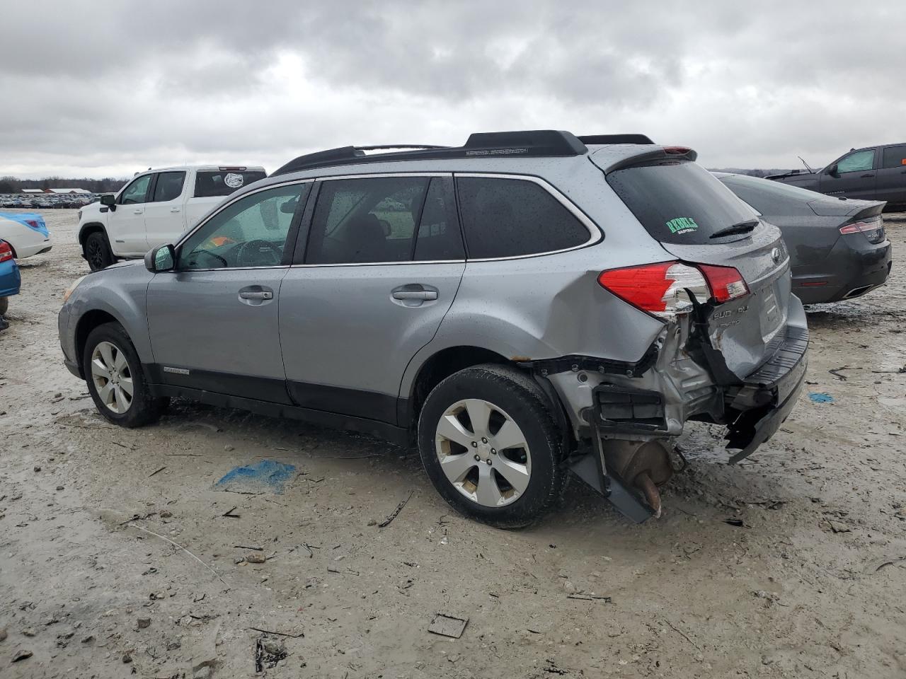 2011 Subaru Outback - Image 2