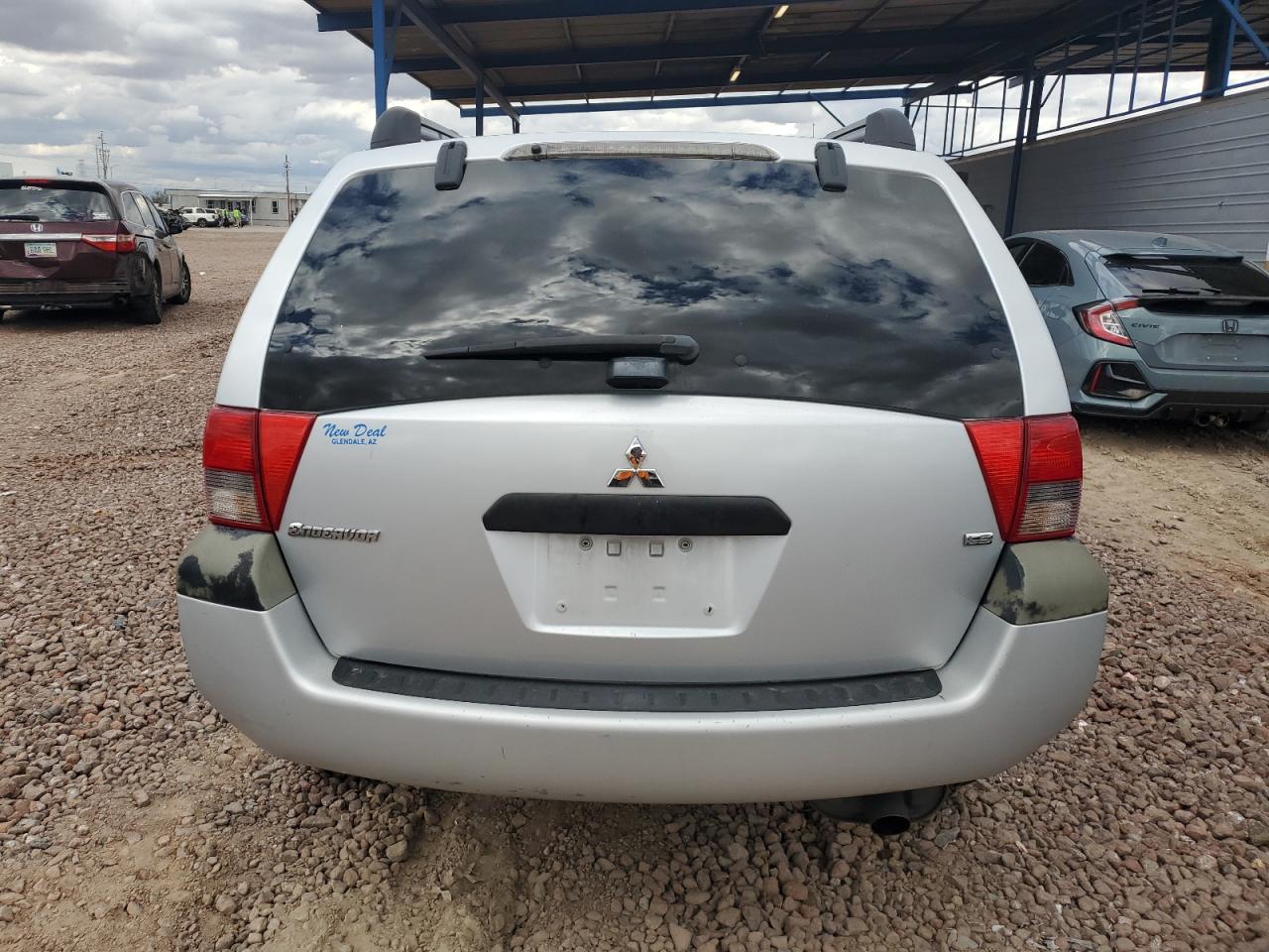 2004 Mitsubishi Endeavor - Image 6