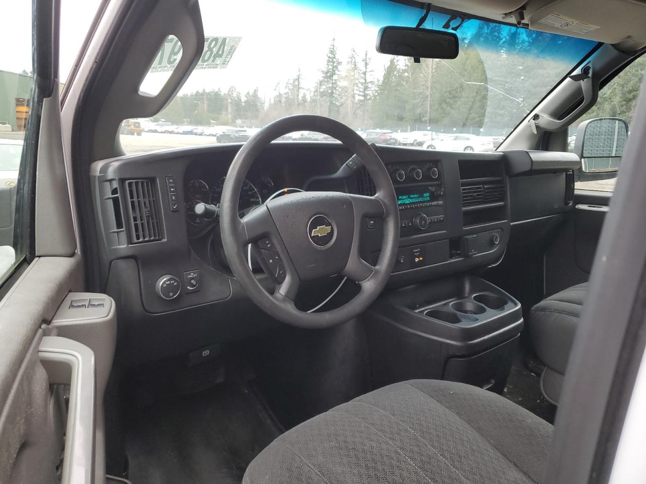 2018 Chevrolet Express - Image 8