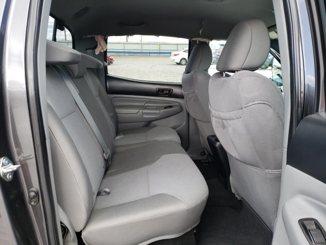 2014 Toyota Tacoma - Image 11