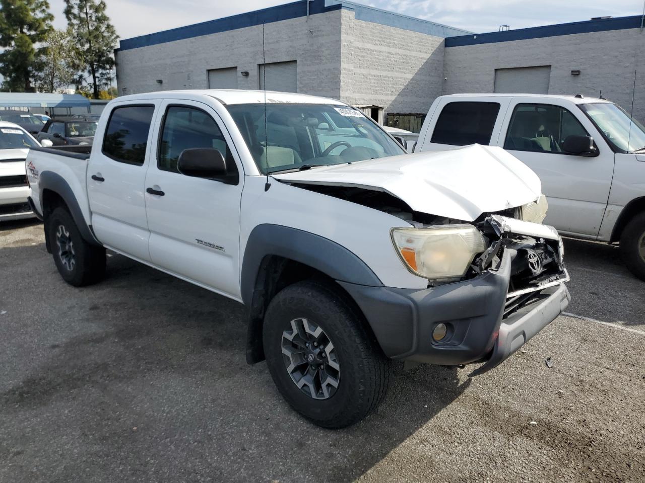 2014 Toyota Tacoma - Image 4