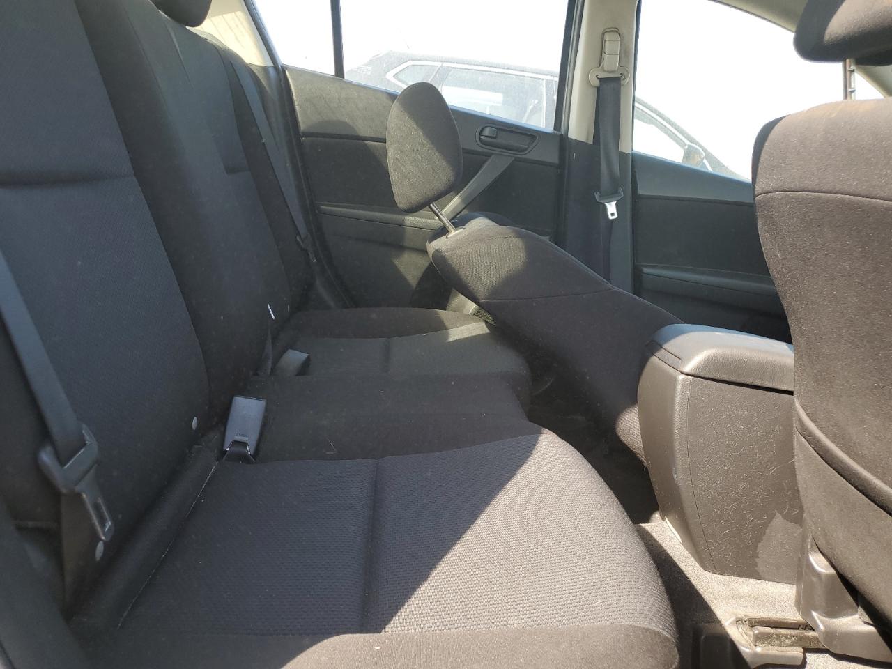 2011 Mazda 3 - Image 10