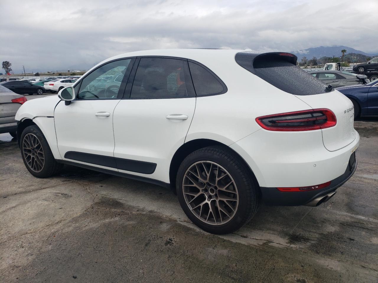 2015 Porsche Macan - Image 2
