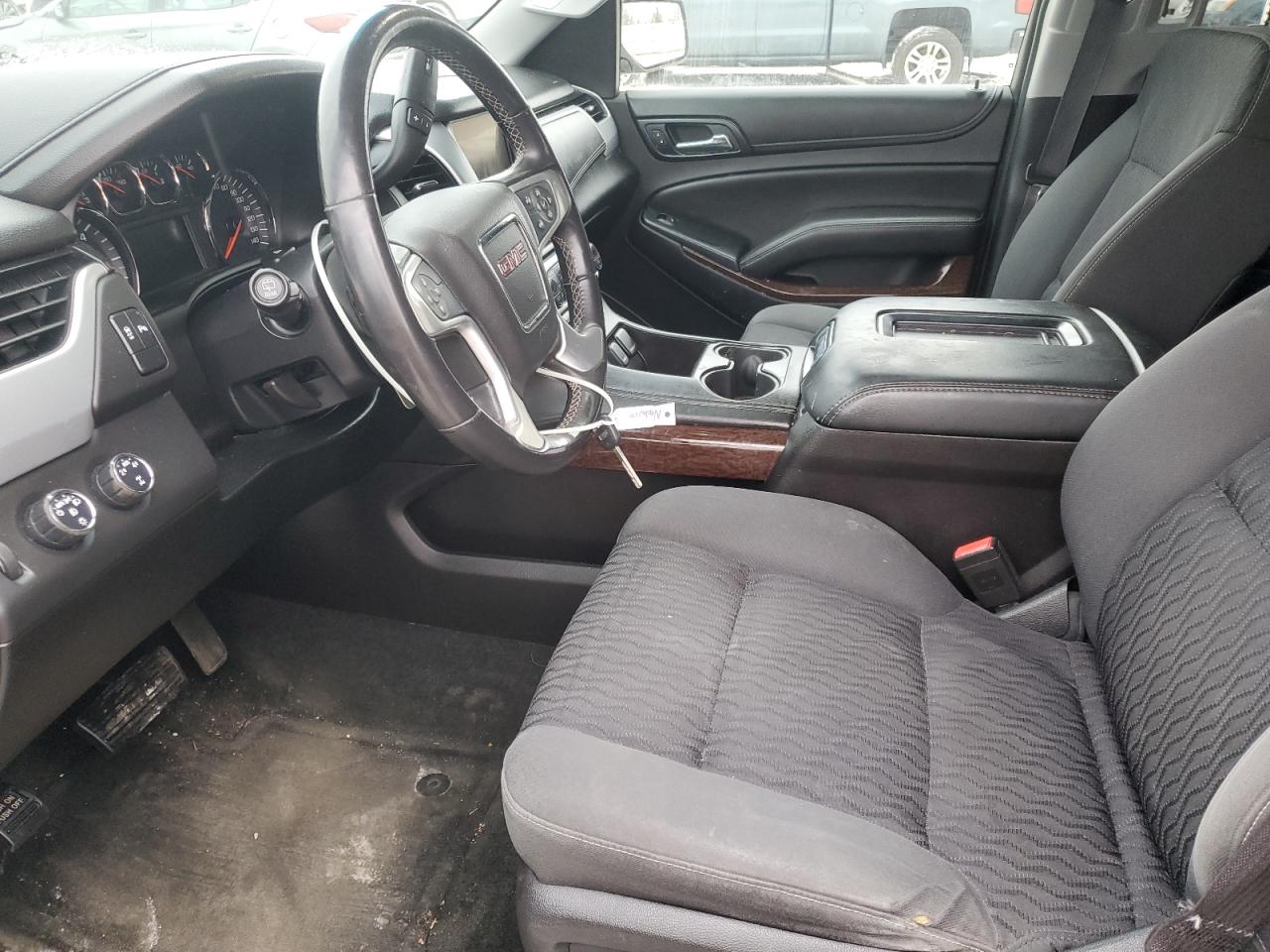 2015 GMC Yukon - Image 7