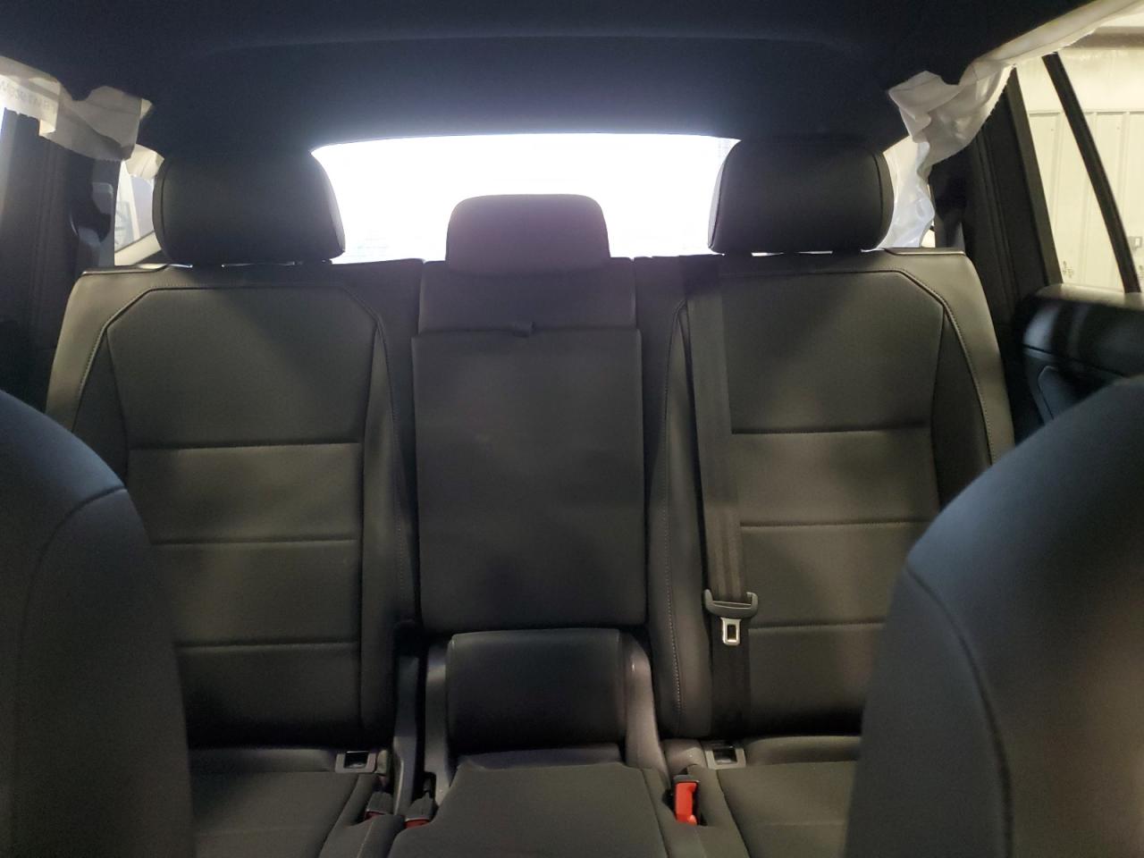 2020 Volkswagen Tiguan - Image 10