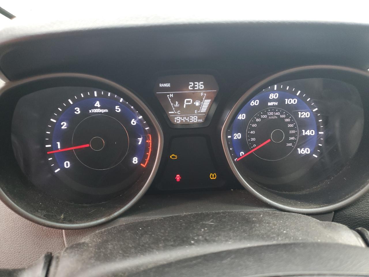 2015 Hyundai Elantra - Image 9