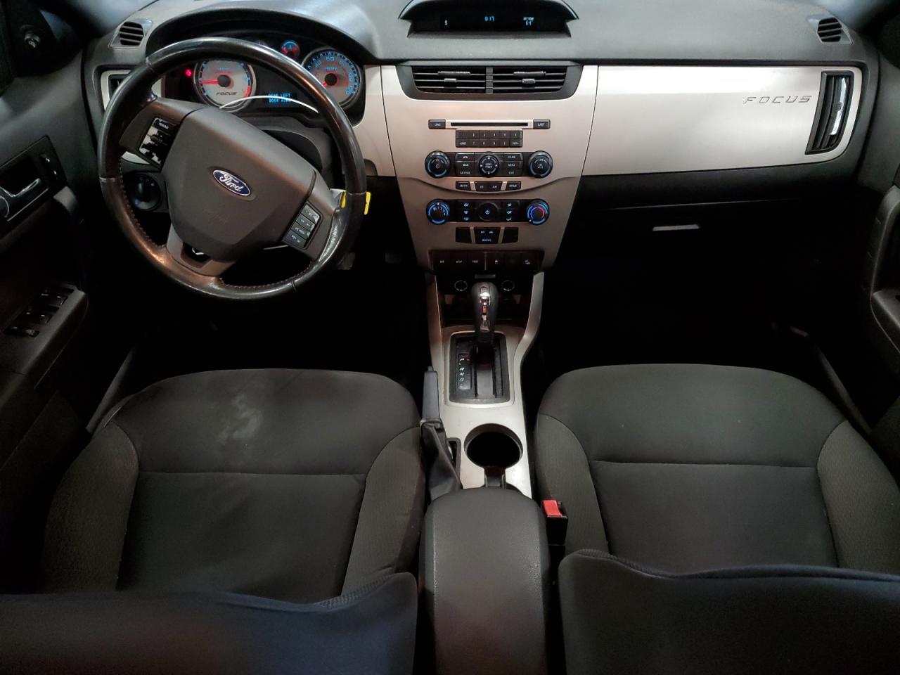 2010 Ford Focus - Image 8