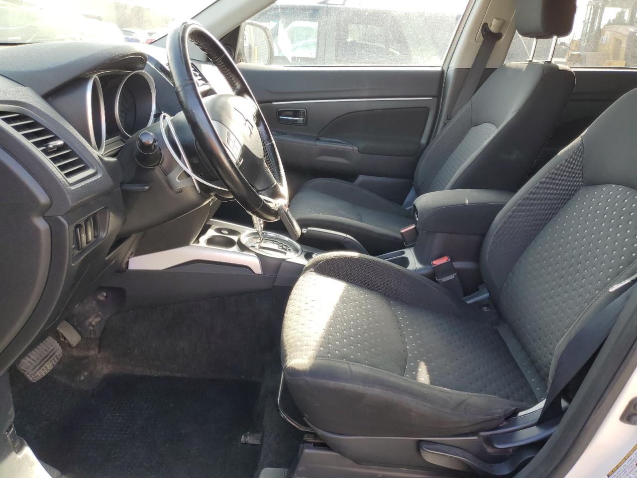 2011 Mitsubishi Outlander - Image 7