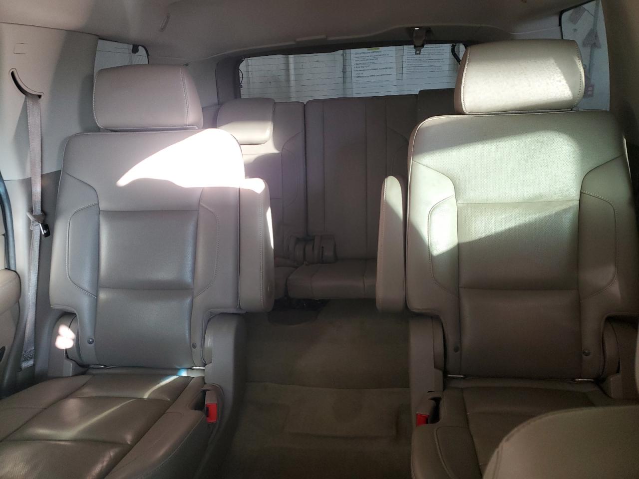 2016 GMC Yukon - Image 10