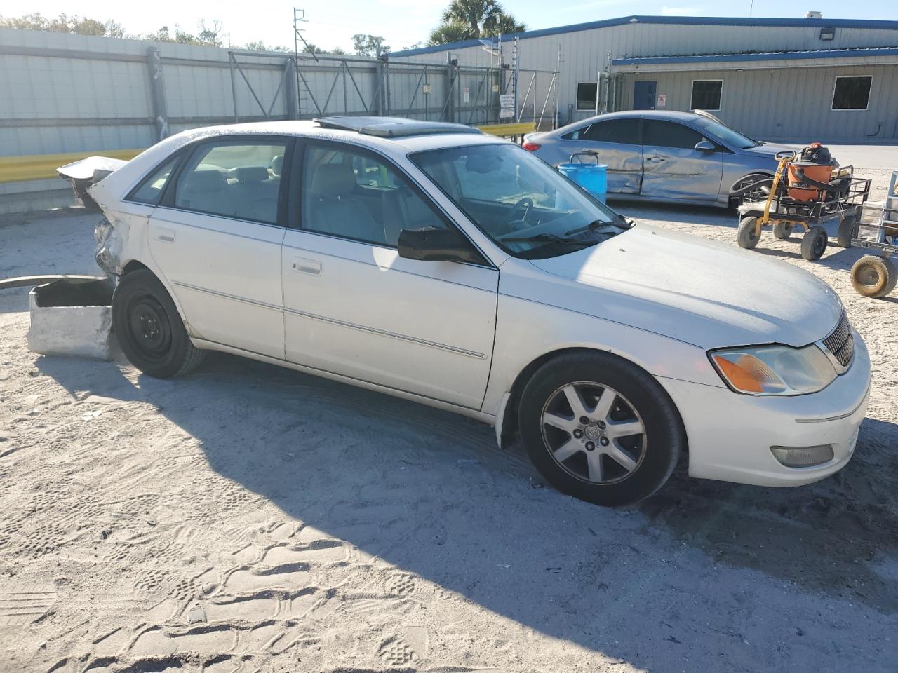 2000 Toyota Avalon - Image 4