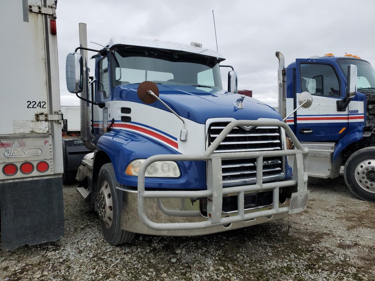 2015 Mack Cxu613T Semi Truck იყიდება Cicero-ში, IN - Minor Dent/Scratches