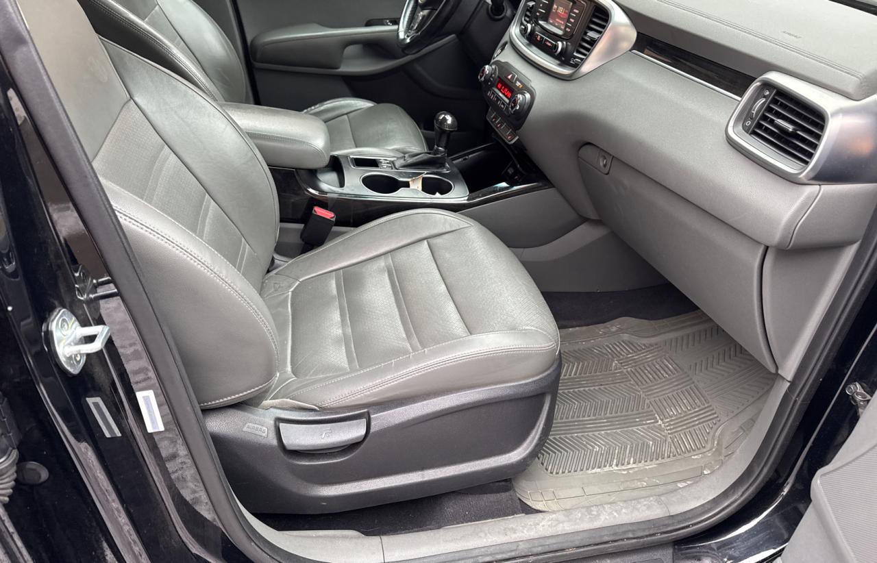 2016 Kia Sorento - Image 5