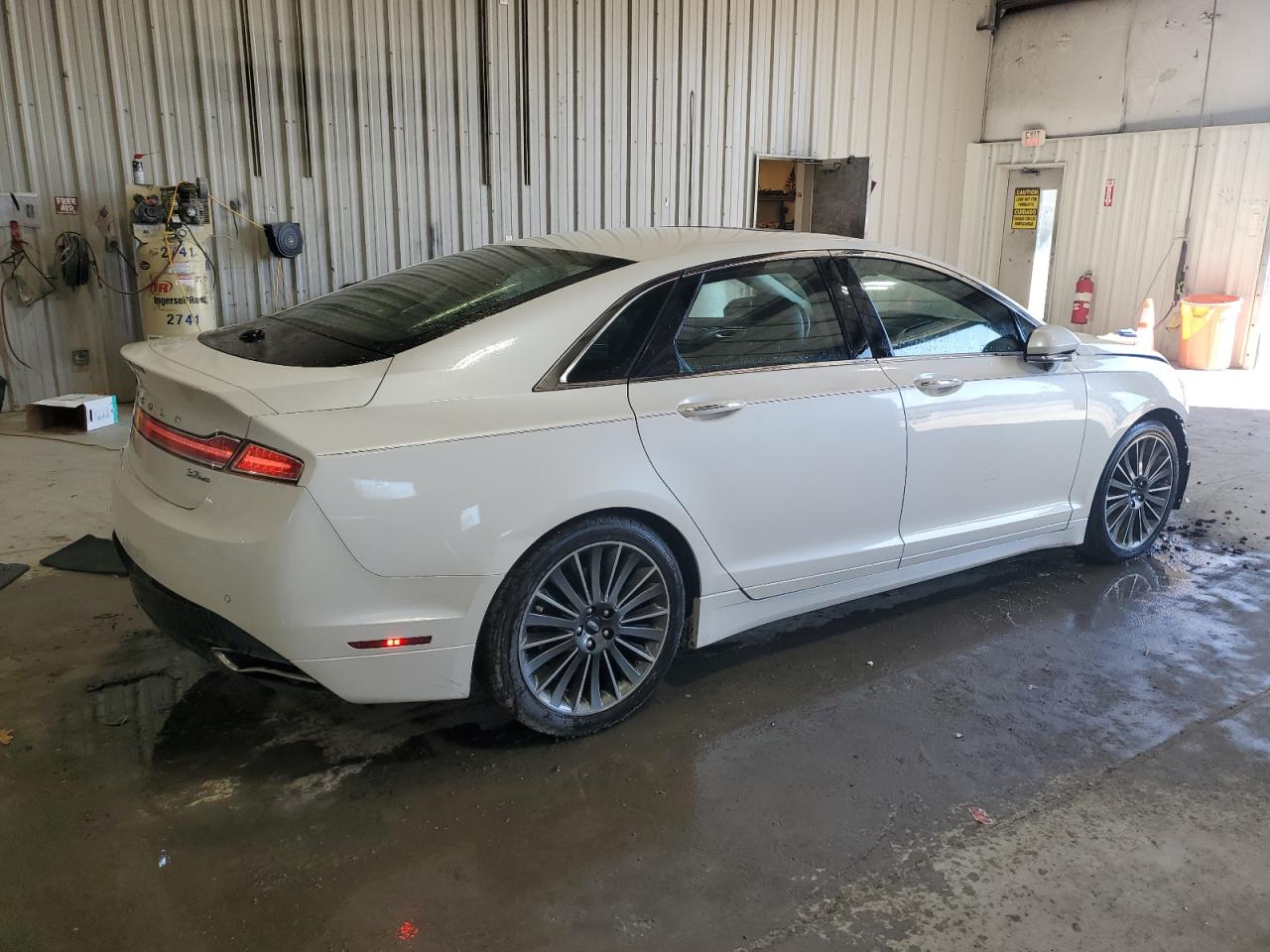 2016 Lincoln MKZ - Image 3