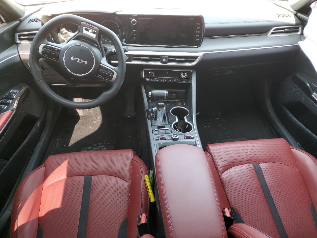2023 Kia K5 - Image 8