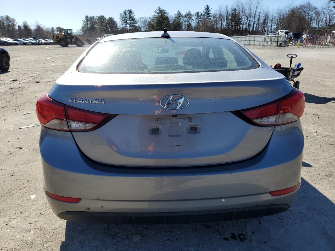 2014 Hyundai Elantra - Image 6