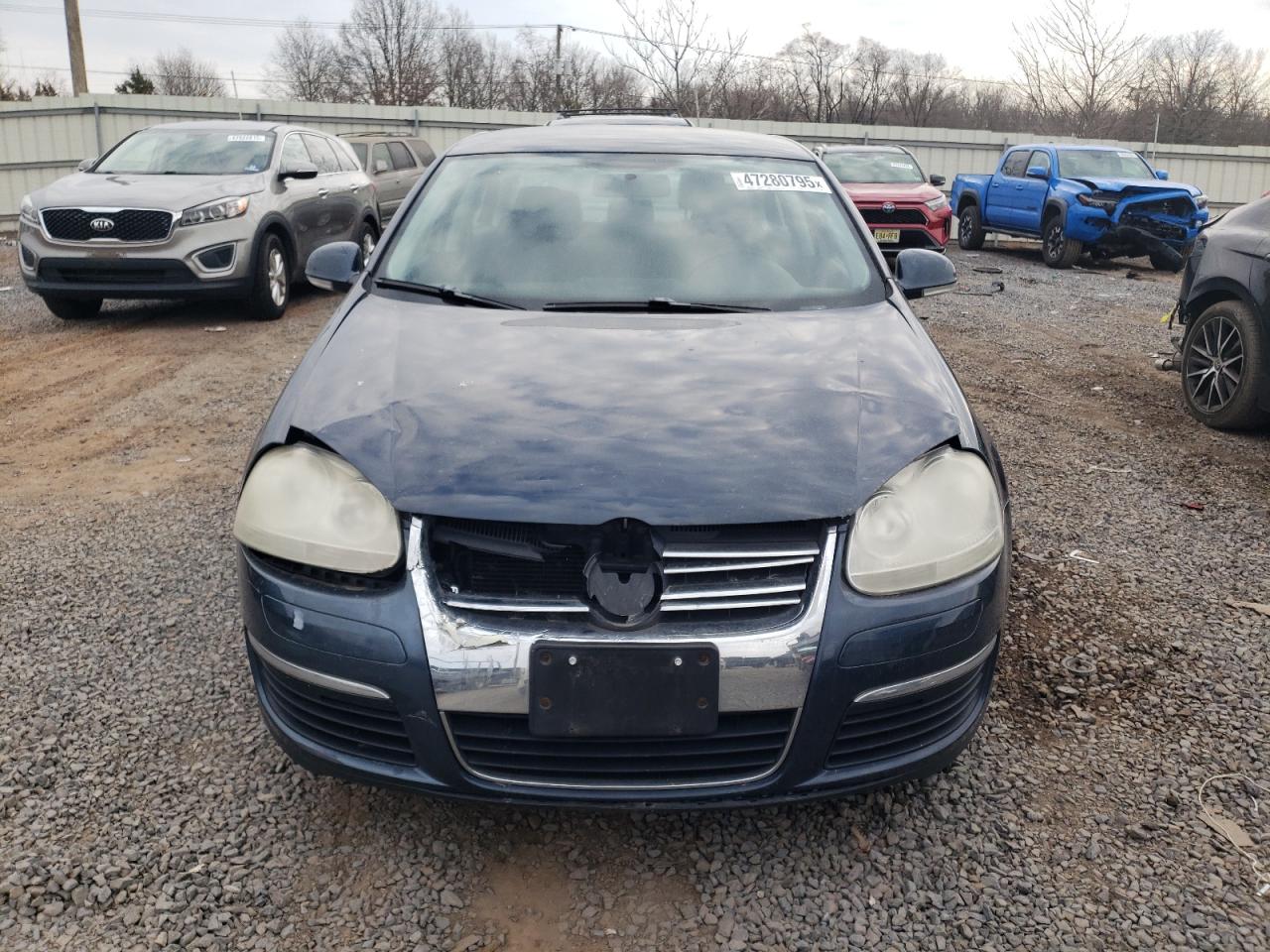 2009 Volkswagen Jetta - Image 5