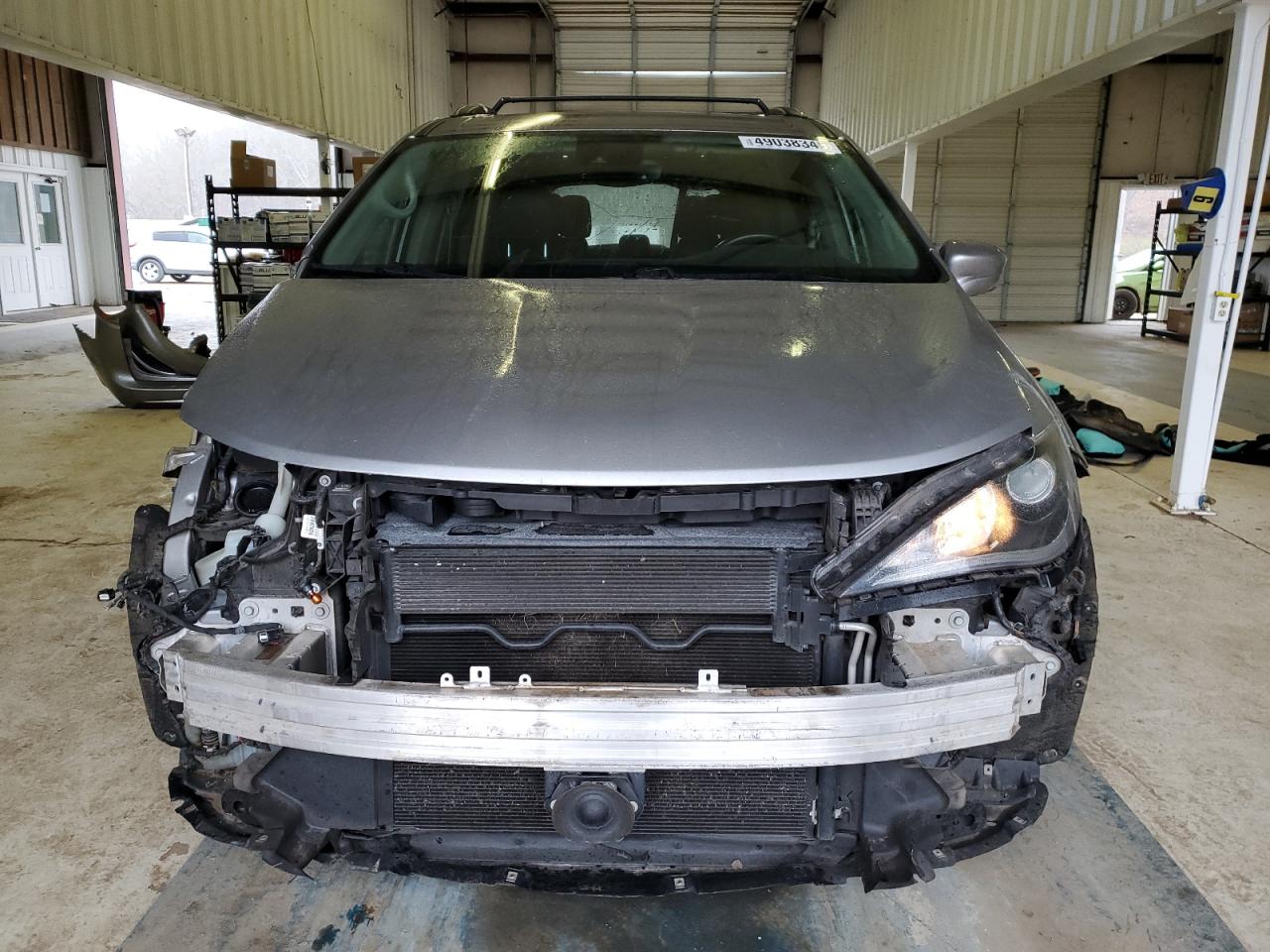 2018 Chrysler Pacifica - Image 5