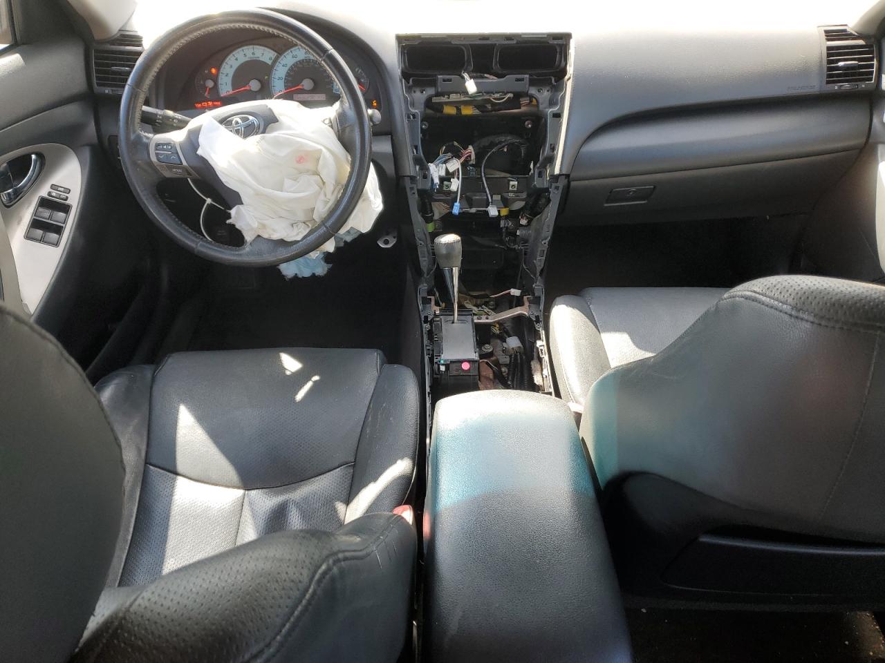 2011 Toyota Camry - Image 8