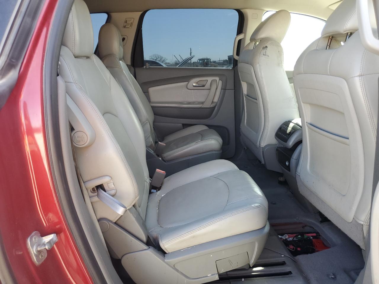 2012 Chevrolet Traverse - Image 11