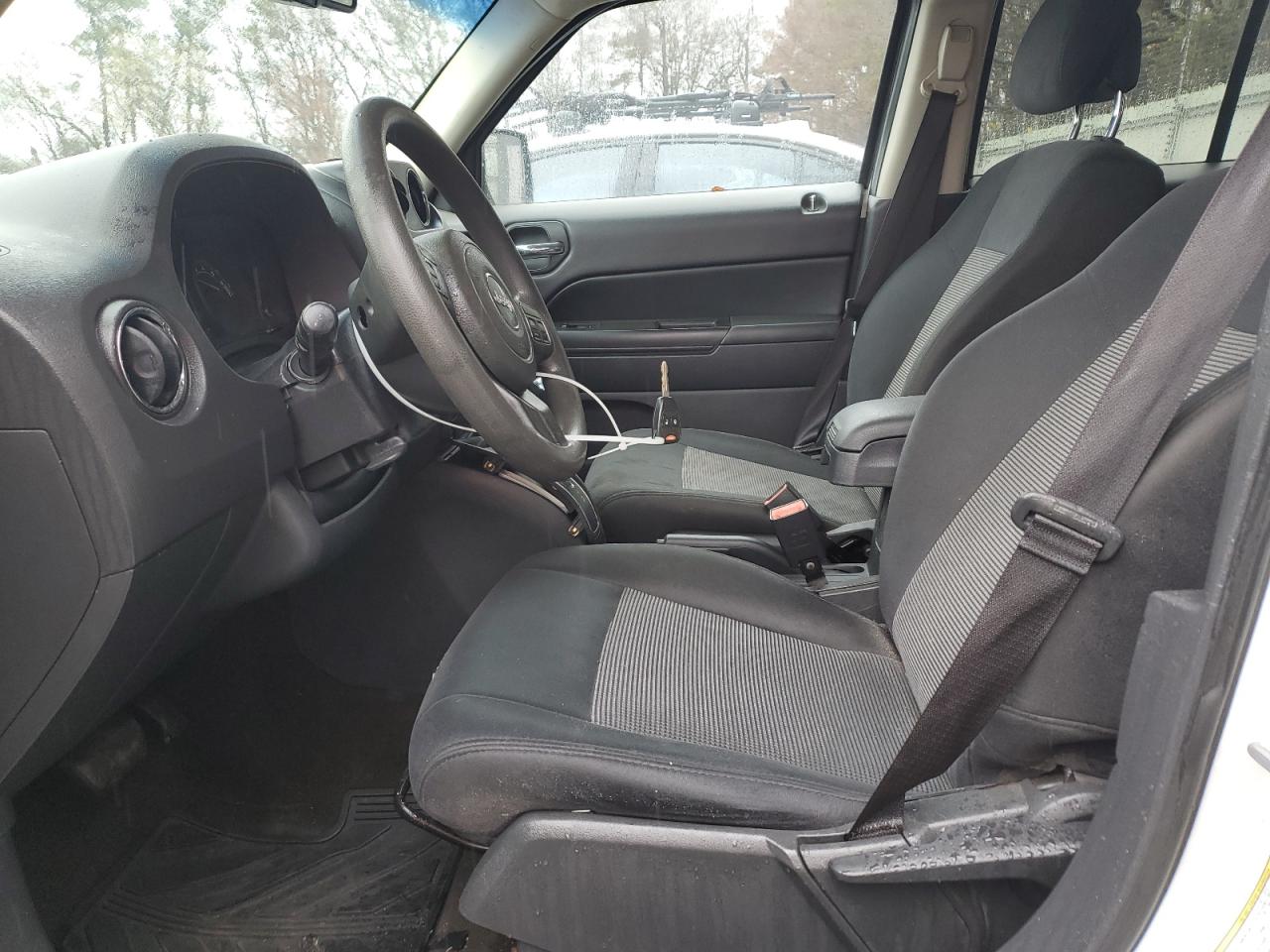 2014 Jeep Liberty (Patriot) - Image 7