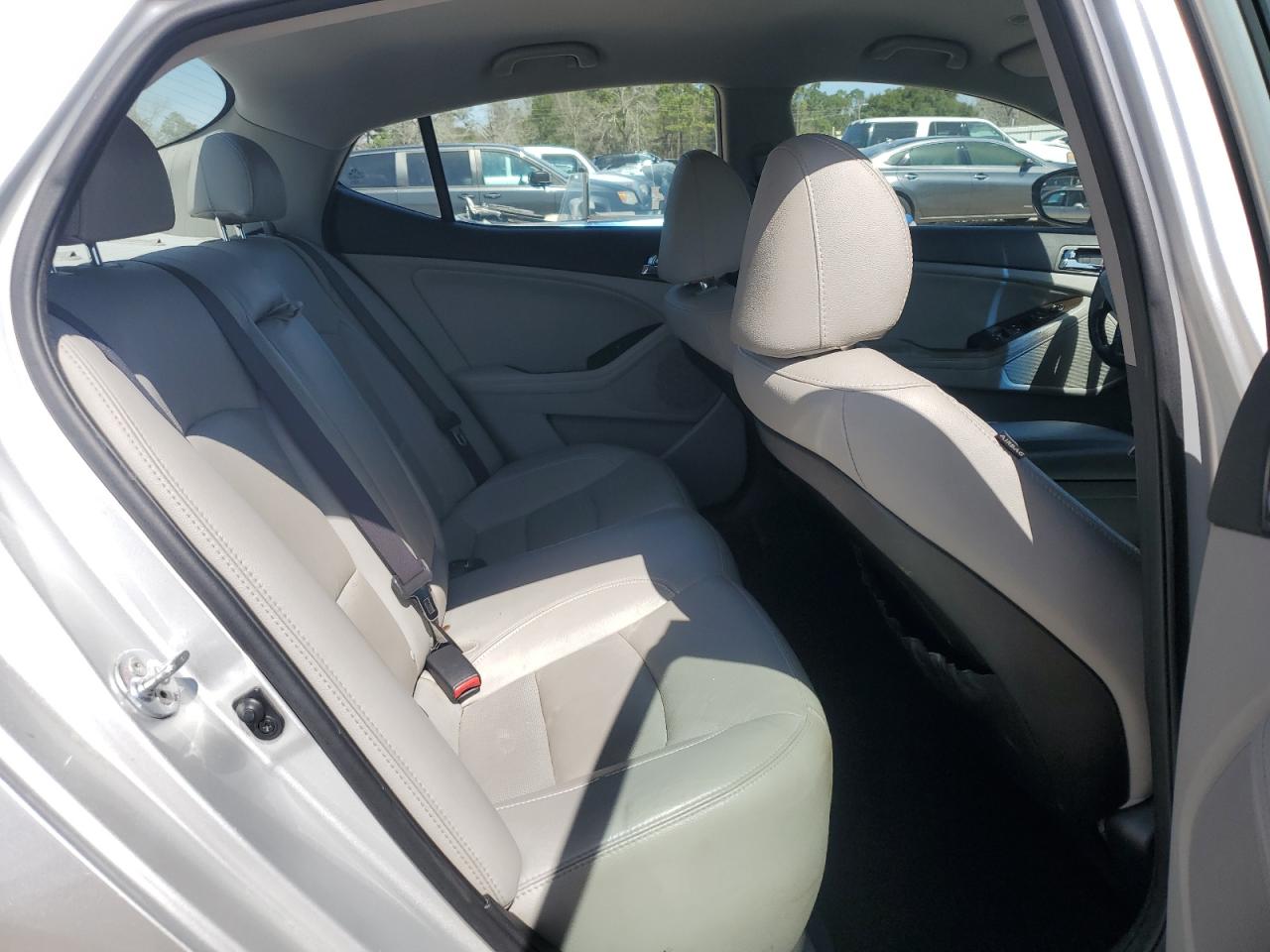 2012 Kia Optima - Image 10