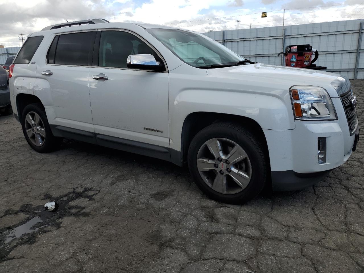 2015 GMC Terrain - Image 4