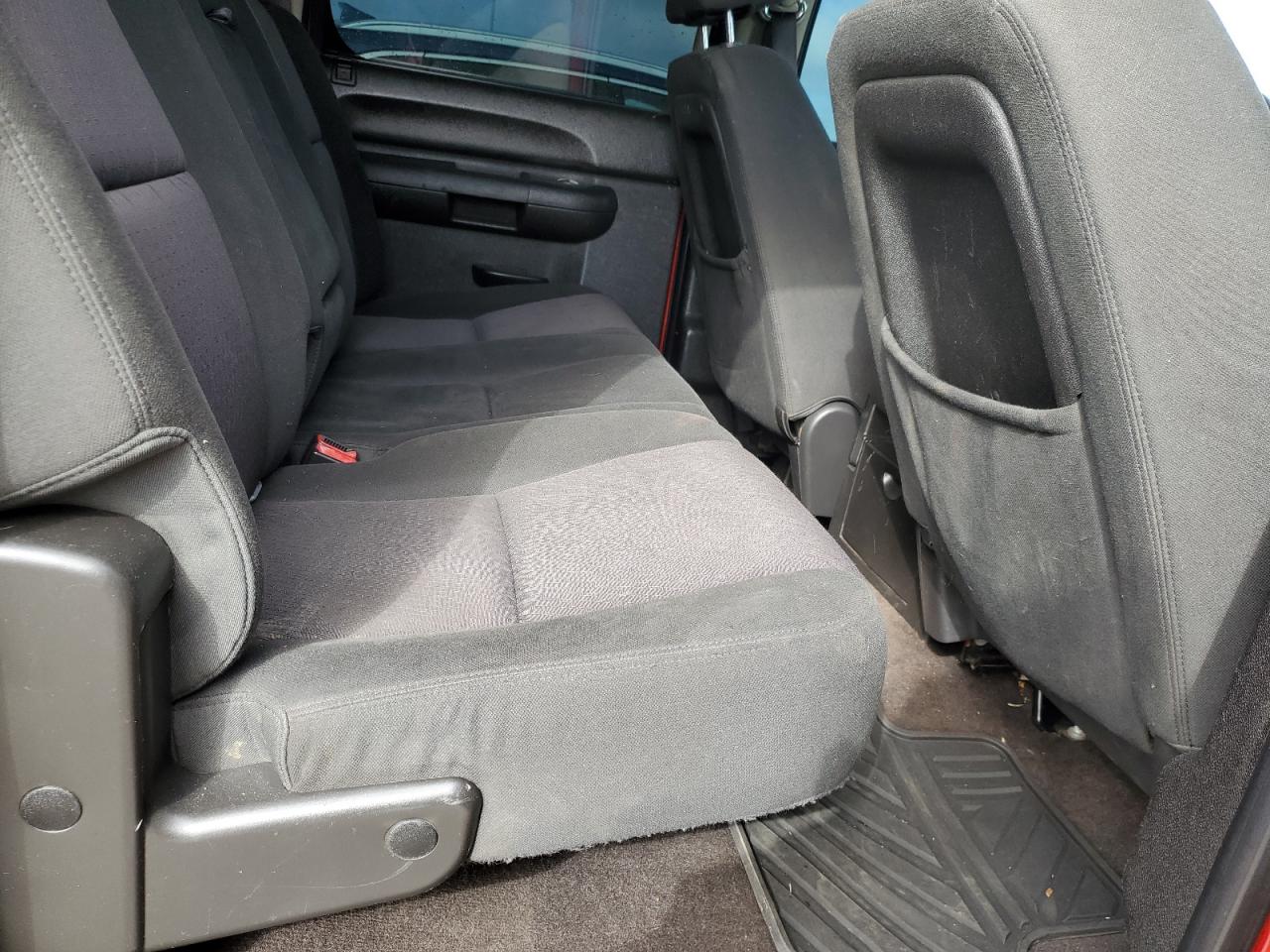 2013 Chevrolet Silverado - Image 10