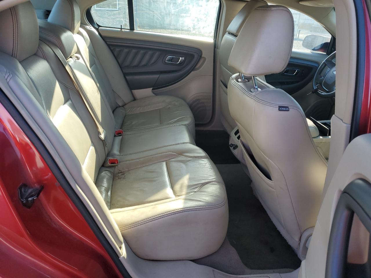 2011 Ford Taurus - Image 10