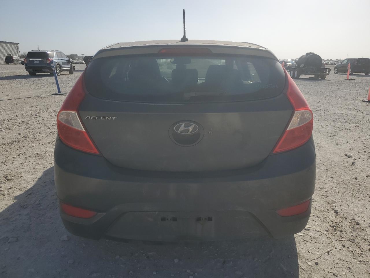 2013 Hyundai Accent - Image 6